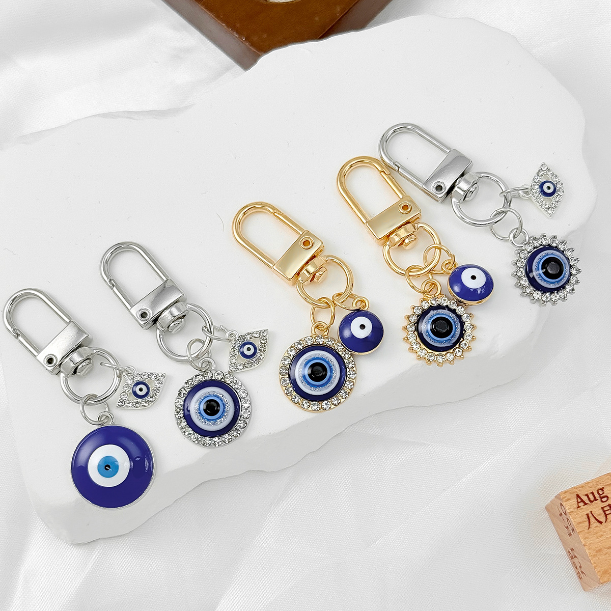 Men Accessories Evil Eye - Breloczek do kluczy z rzęsami, metalowy